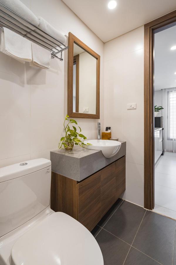 Narcissus Hotel & Apartment ハノイ市 エクステリア 写真